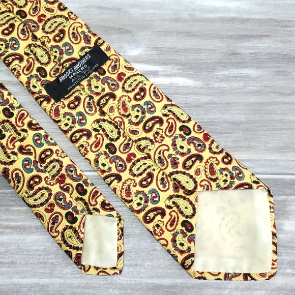 Brooks Brothers Makers Vintage Gold Paisley Silk Neck Tie | 53 inch length - Picture 3 of 7